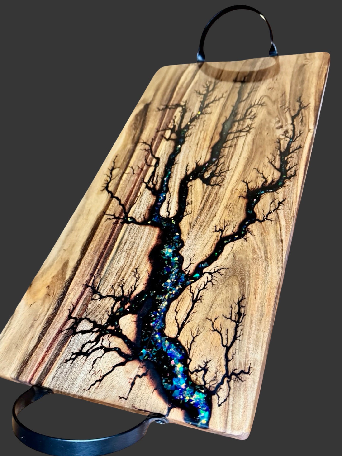 Timber and resin serving platter, handcrafted by Fractal Flow Designs – ideal gift for weddings, birthdays, and housewarmings