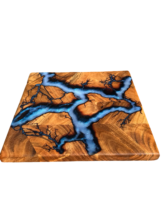 iridescent blue chopping board resin timber carving board Australian made East Gippsland Fractal Flow Designs