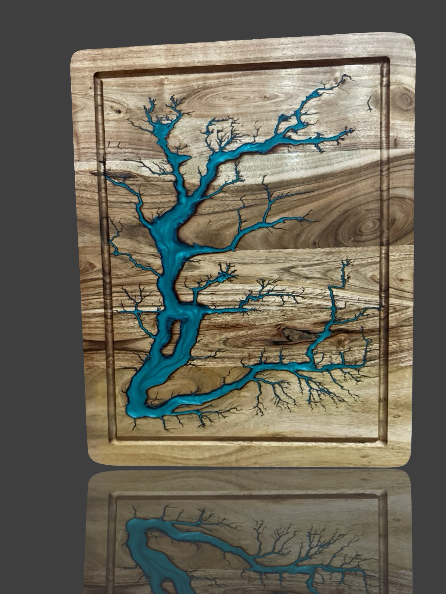 Handcrafted chopping, cutting, and carving board with peacock blue food-safe resin and deep juice well around the border – Fractal Flow Designs, Bairnsdale, Victoria, Australian-made resin board for BBQ, brisket, and kitchen prep.
