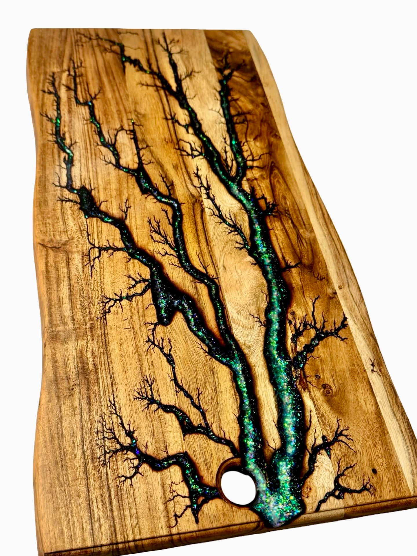 acacia liuve edge resin board made in australia by fractal flow designs featuring fractal burning art inlayed with a green sparkle food safe resin 