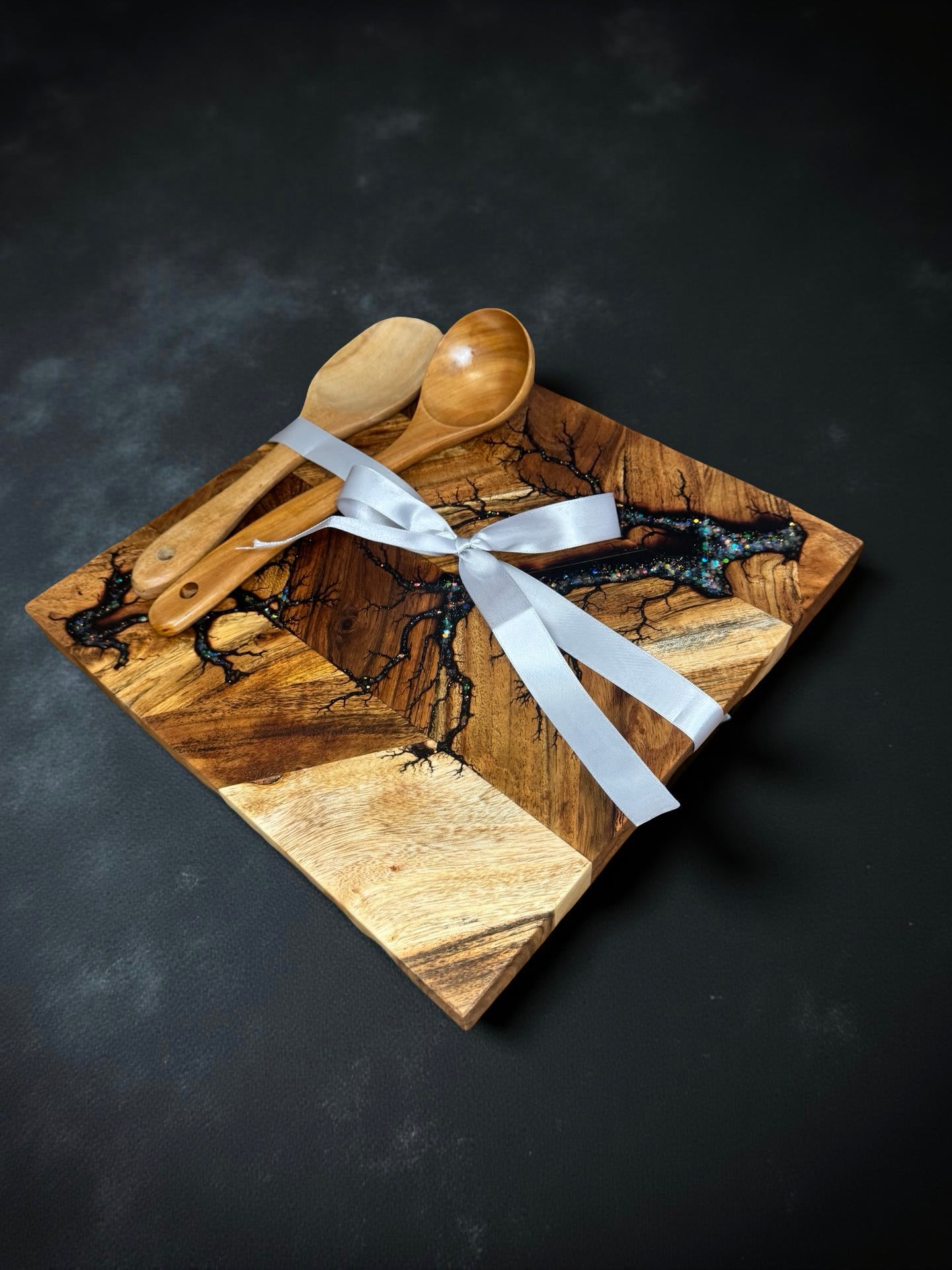 Square resin chopping board 320 x 320 gift set with wooden utensils silver ribbon Australian resin boards