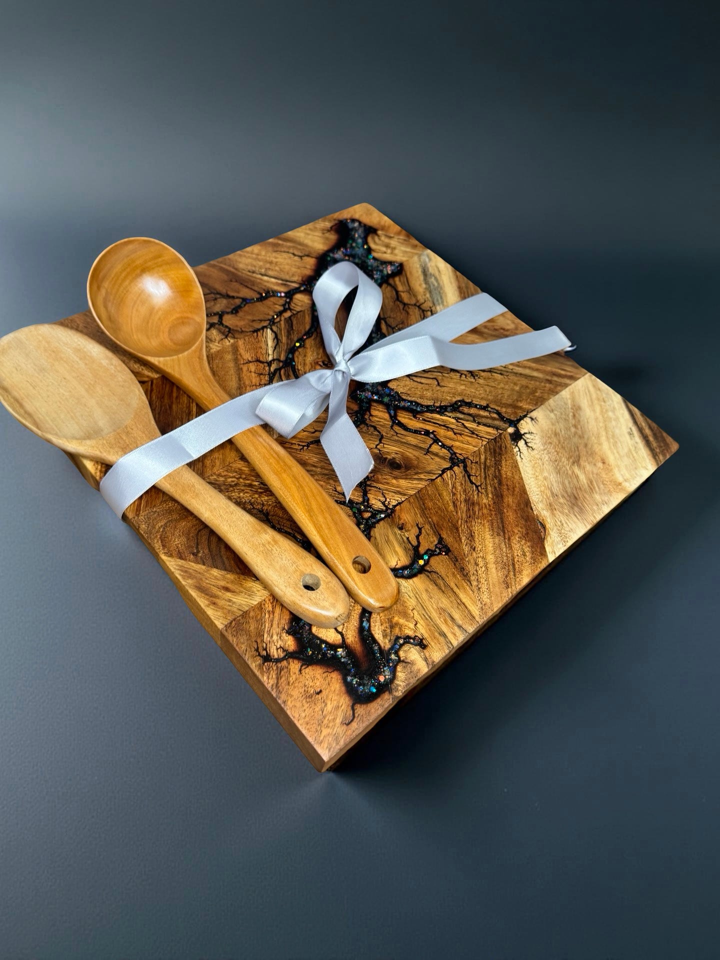 Resin chopping board gift set 320 x 320 with wood utensils and silver ribbon handcrafted in Australia