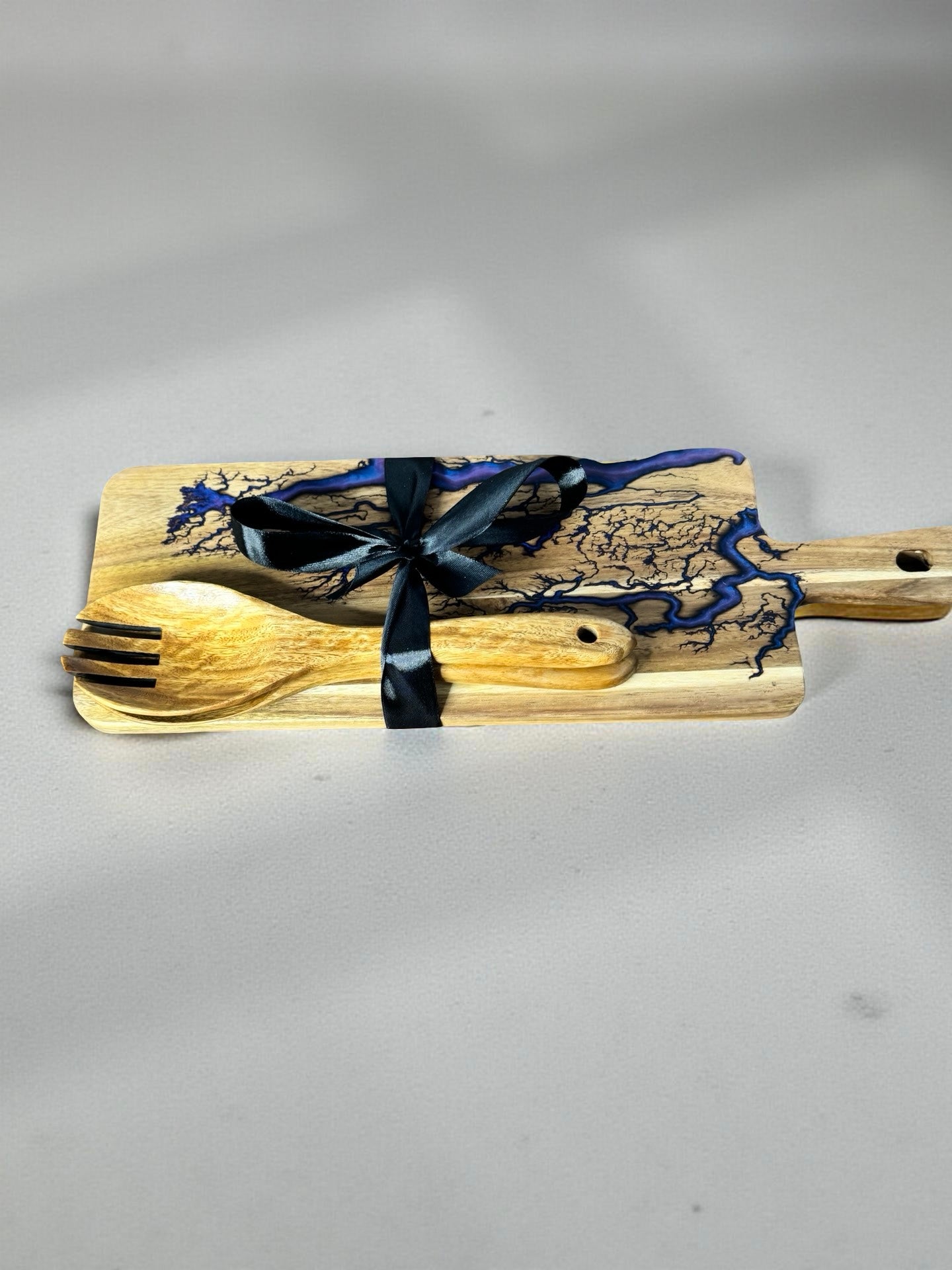Purple resin cheese board rectangle with two wooden utensils, Australian resin boards, East Gippsland