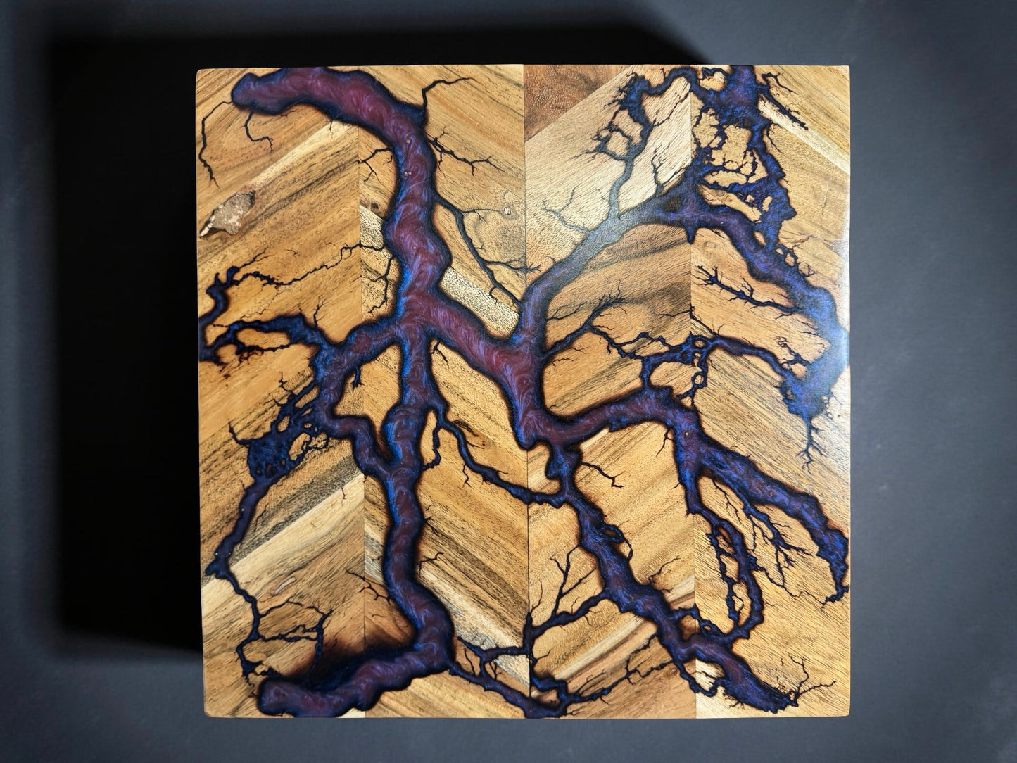 Red green chameleon resin chopping board 320 x 320 with lightning style fractal burning artwork built with sustainably sourced Australian timber crafted in Bairnsdale Australia by Fractal Flow Designs Australia’s resin board brand